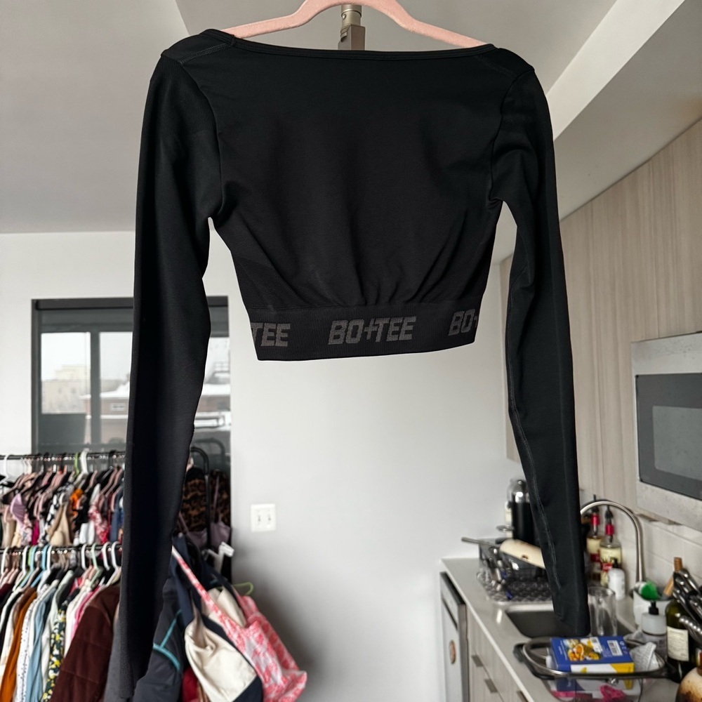 Bo+Tee Black Seamless Long Sleeve Square Neck Crop Top - Small - Picture 4 of 9